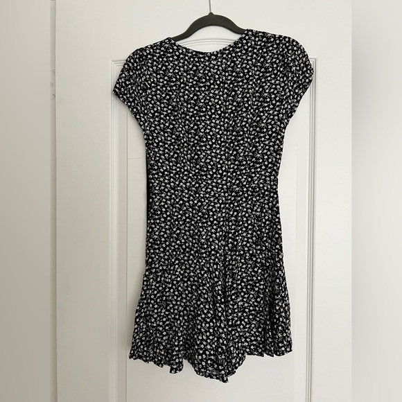 Black and White floral mini romper from Garage, size XS - Picture 2 of 3